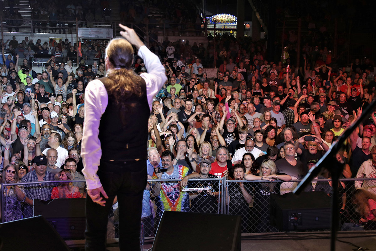 Max and crowd at Juneau